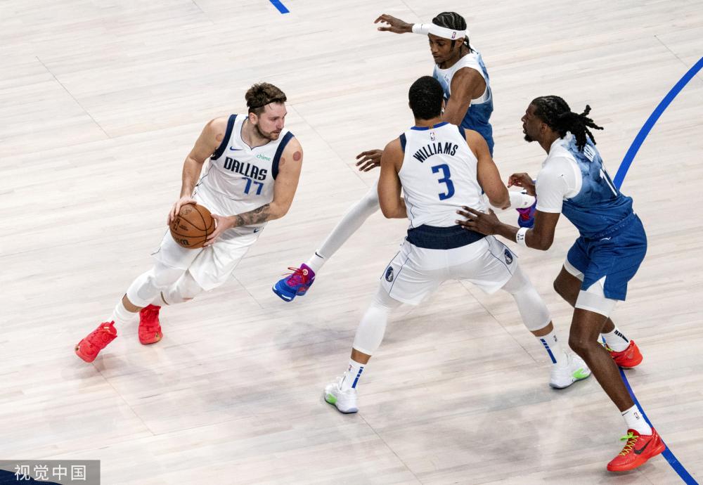 舞台上迈向 舞台上迈向